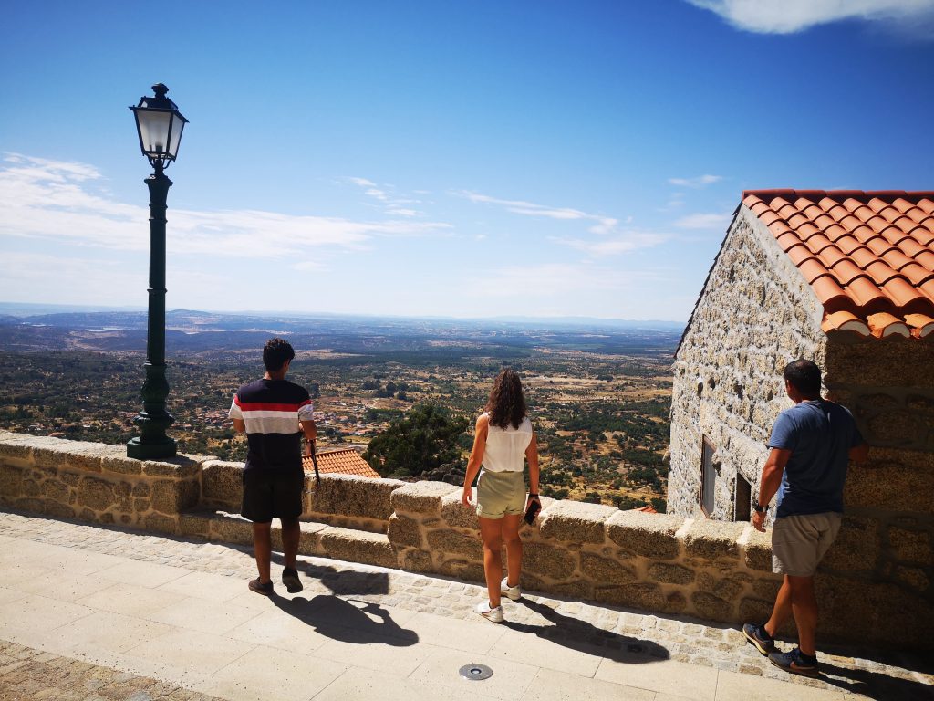 Group watching the panoramic sight of Monsanto